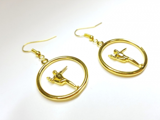 Preview: Miniatur Mensch Ohrringe Turner goldfarben Mensch